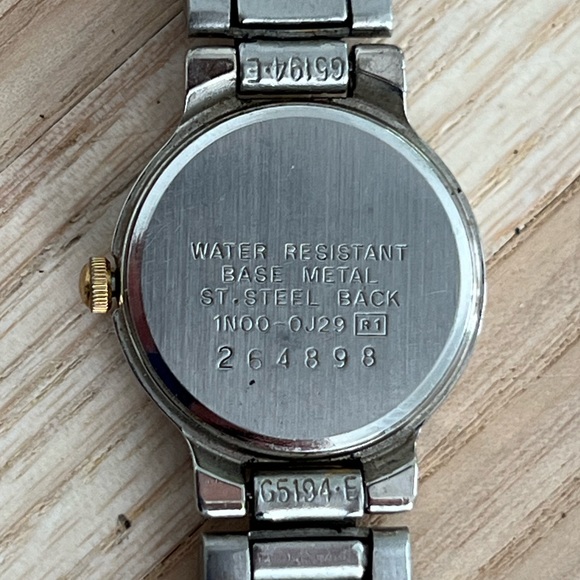 Seiko Ladies Watch Vintage Two Tone Bracelet Black Dial Gold  Tone Markers Hands - Picture 10 of 14